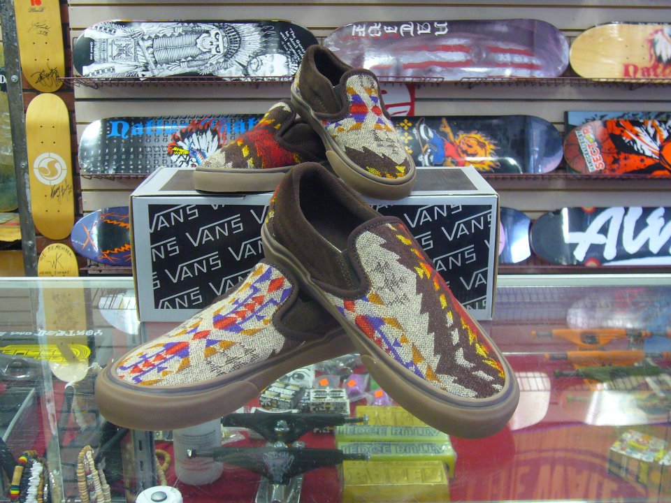 Nibwaakaawin Pendleton Vans Chicago Powwow Slip On 1