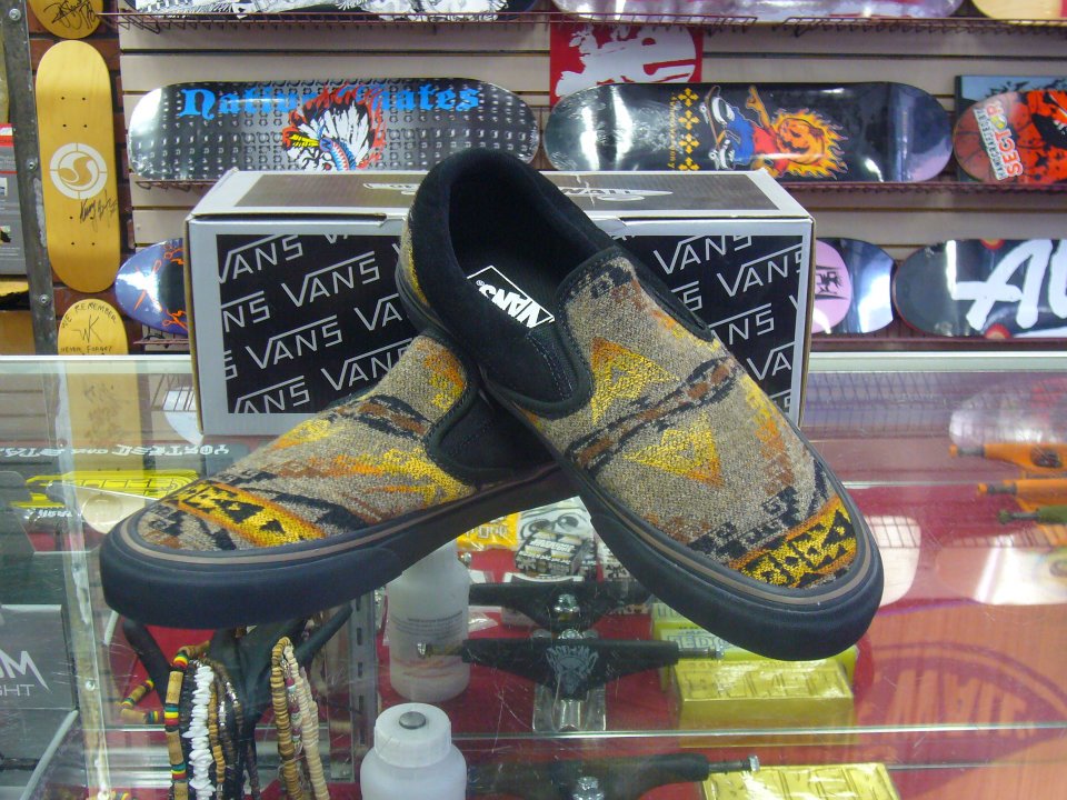 Nibwaakaawin Pendleton Vans Chicago Powwow Slip On 2