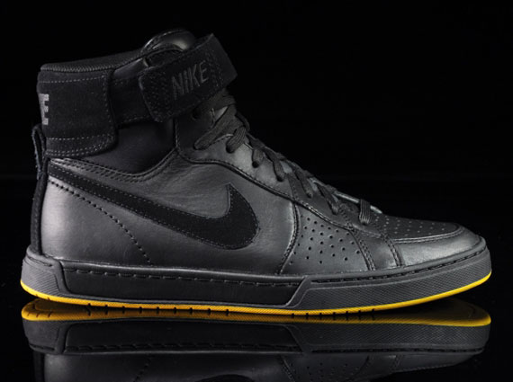 Nike Flytop - Black - Yellow SneakerNews.com