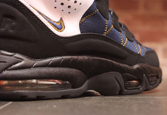 black and gold air max 96