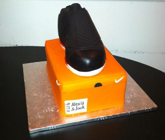 Air Jordan Xvi Sneaker Cake 02
