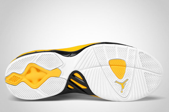 Jordan Melo M8 Anthracite White Varsity Maize 2