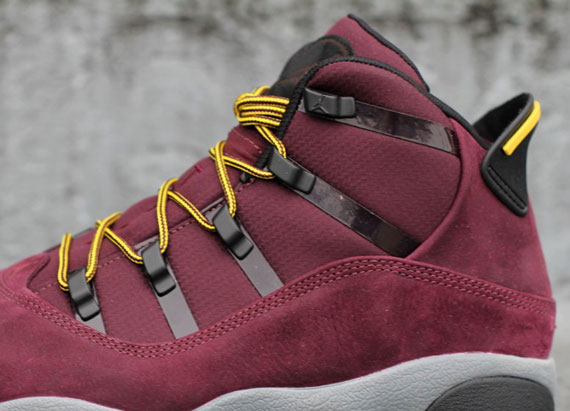 Burgundy best sale jordans 6