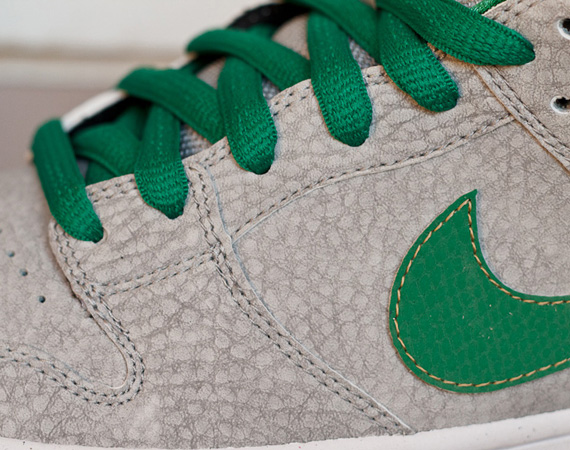 Nike SB Dunk Low - Matte Silver - Green | Summer 2012