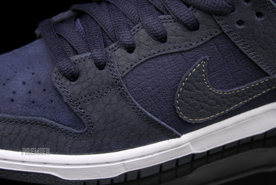 Nike SB Dunk Low 'US Passport' - Available - SneakerNews.com