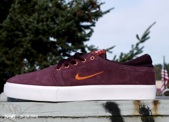 Nike SB Team Edition 2 – Maroon – Orange – White