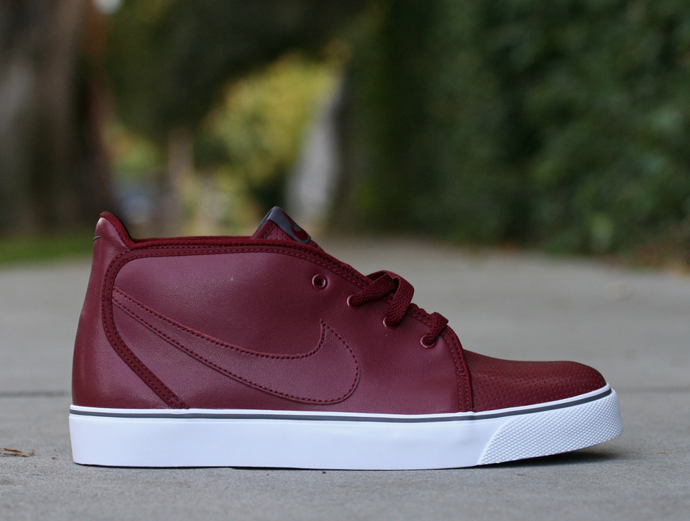 Nike Toki Holiday 2011 Releases 6