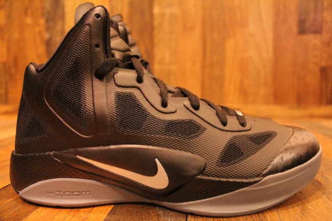 Nike Zoom Hyperfuse Supreme Black Metallic Silver Cool Grey 2