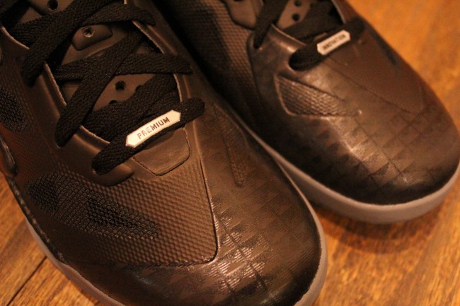 Nike Zoom Hyperfuse Supreme Black Metallic Silver Cool Grey 4