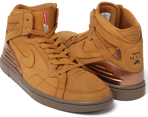 Premedicatie aangenaam Tapijt Supreme x Nike SB '94 'Nubuck' | Available - SneakerNews.com