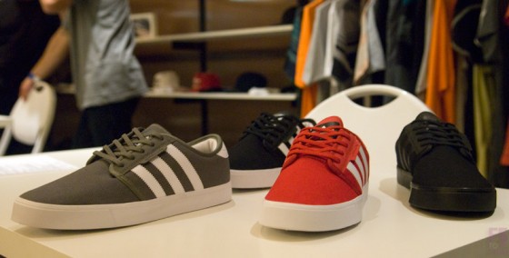 Adidas hot sale originals seeley