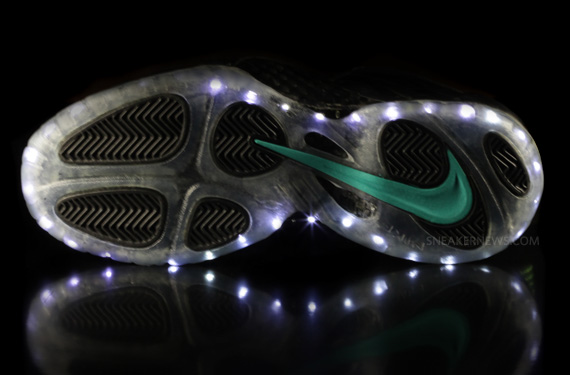 Nike Air Fomaposite One Light Customs 2