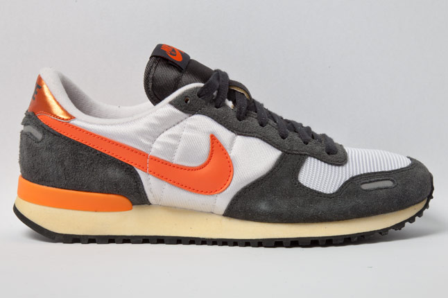 nike-air-vortex-vntg-anthracite-orange-2 Nike Air Vortex Vntg Anthracite Orange 2