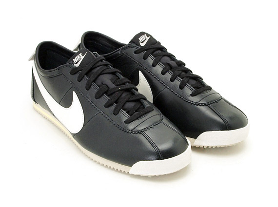 Nike Cortez Classic Leather Black White 3