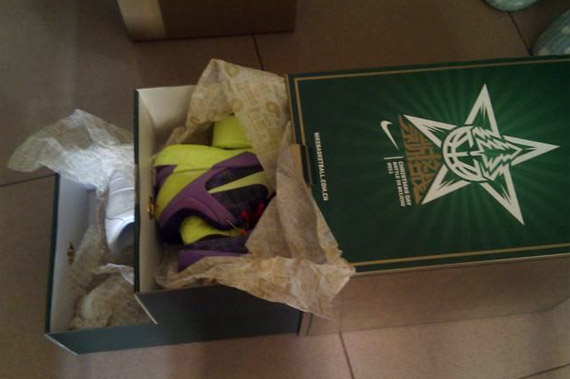 Nike Kobe VII System + Air Force 1 'Christmas Day' Pack