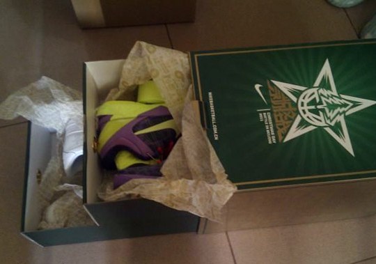 Nike Kobe VII System + Air Force 1 ‘Christmas Day’ Pack