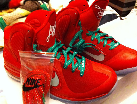 Nike Lebron 9 Christmas New Photos 3