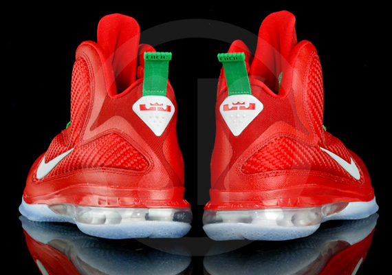 Nike LeBron 9 ‘Christmas Day’ – Detailed Images