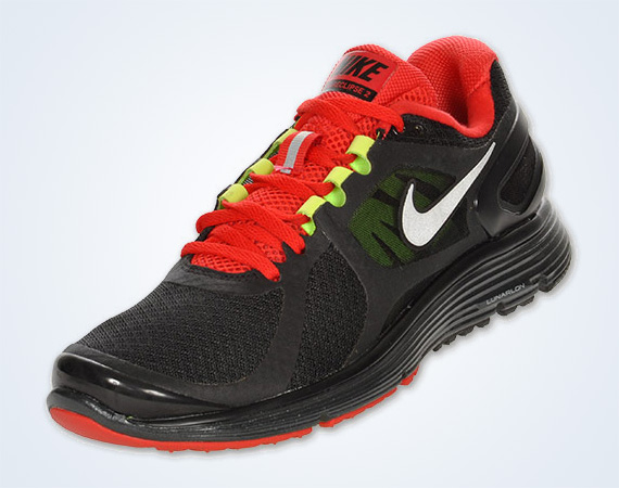 nike lunareclipse 2 black university red wolf grey metallic silver 1