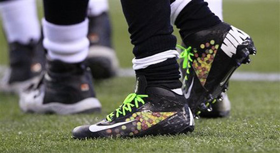 NFL Feet: Marshawn Lynch Nike Vapor Fuse 'Skittles' PE - SneakerNews.com