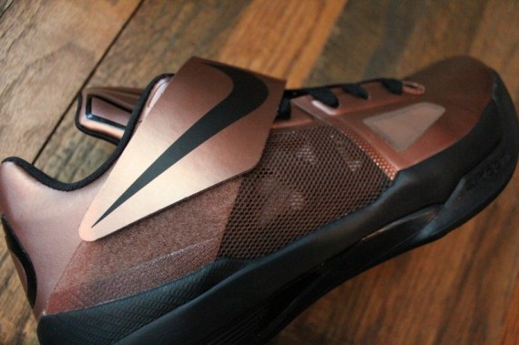 nike zoom kd iv metallic bronze 05 570x379