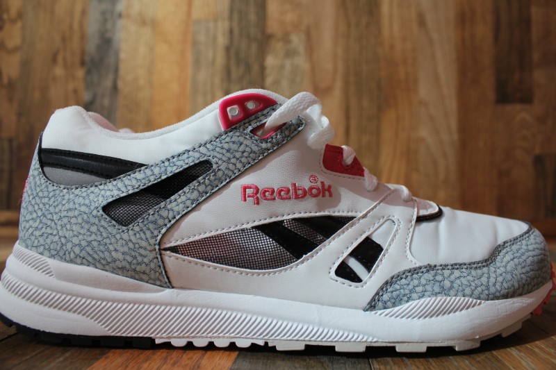 Reebok Ventilator White Black Pink 01