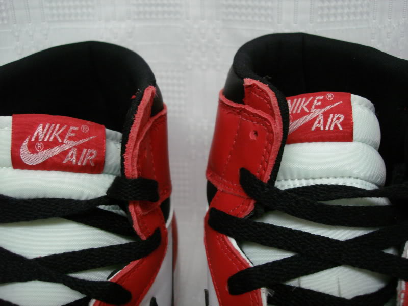 air-jordan-1-1994-retro-white-black-red-autographed-07 Air Jordan 1 1994 Retro White Black Red Autographed 07