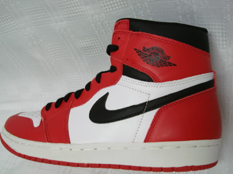 air-jordan-1-1994-retro-white-black-red-autographed-14 Air Jordan 1 1994 Retro White Black Red Autographed 14