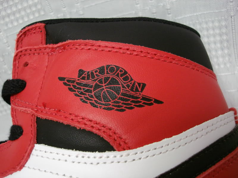 air-jordan-1-1994-retro-white-black-red-autographed-15 Air Jordan 1 1994 Retro White Black Red Autographed 15