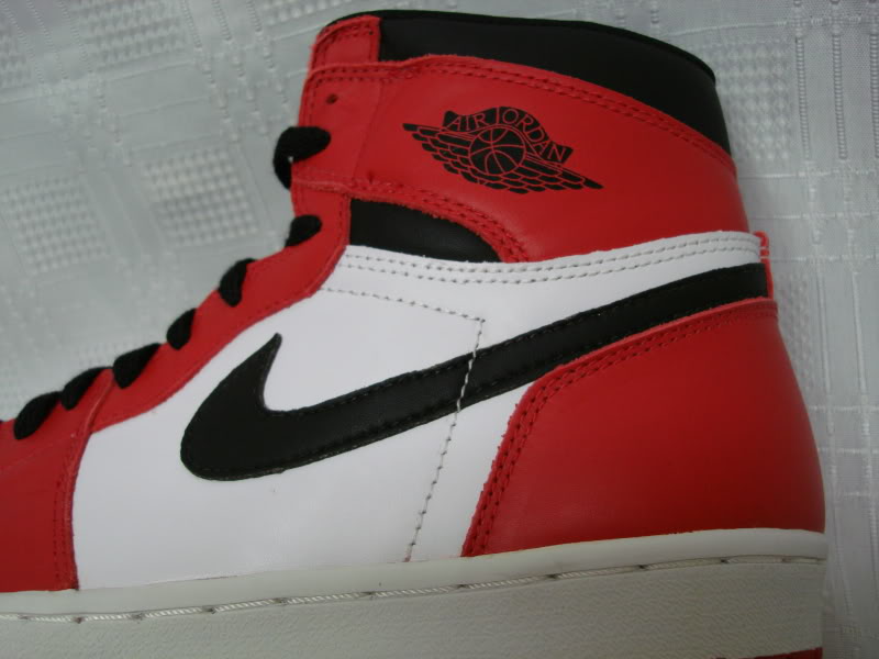 air-jordan-1-1994-retro-white-black-red-autographed-16 Air Jordan 1 1994 Retro White Black Red Autographed 16