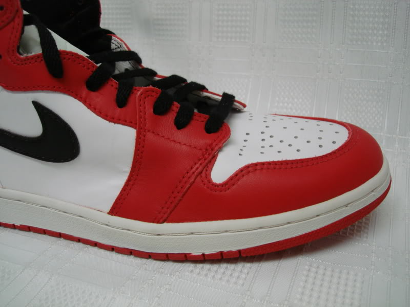 air-jordan-1-1994-retro-white-black-red-autographed-19 Air Jordan 1 1994 Retro White Black Red Autographed 19