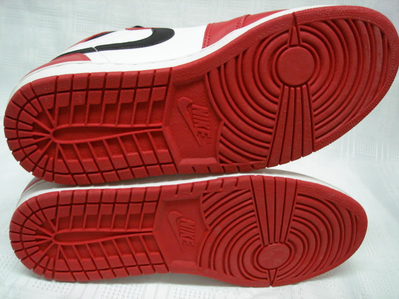 air-jordan-1-1994-retro-white-black-red-autographed-20 Air Jordan 1 1994 Retro White Black Red Autographed 20