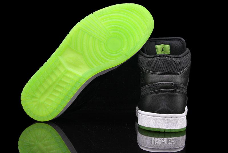 air-jordan-1-phat-black-action-green-available-05 Air Jordan 1 Phat Black Action Green Available 05