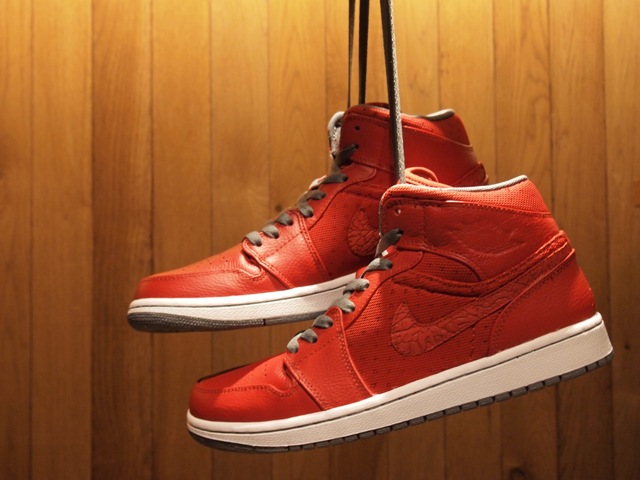 jordan 1 phat varsity red