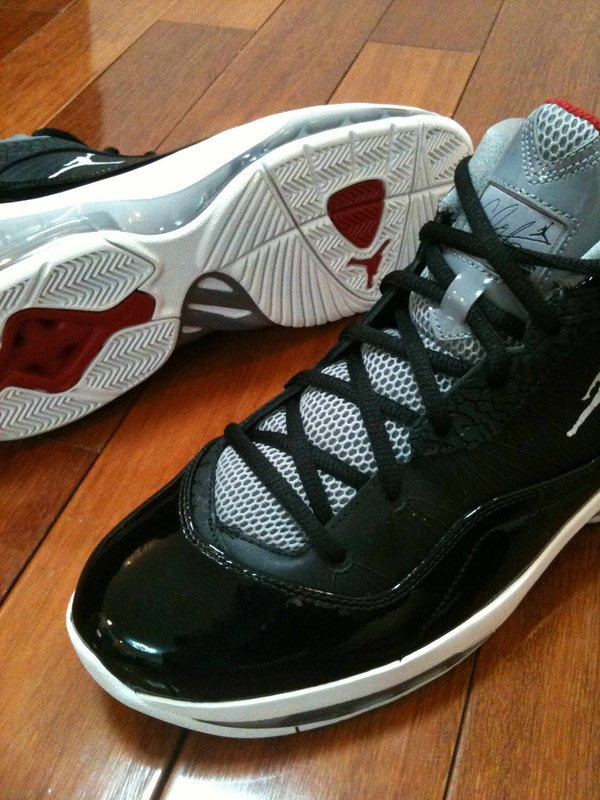 Jordan Melo M8 Black White Varsityred New Images 02