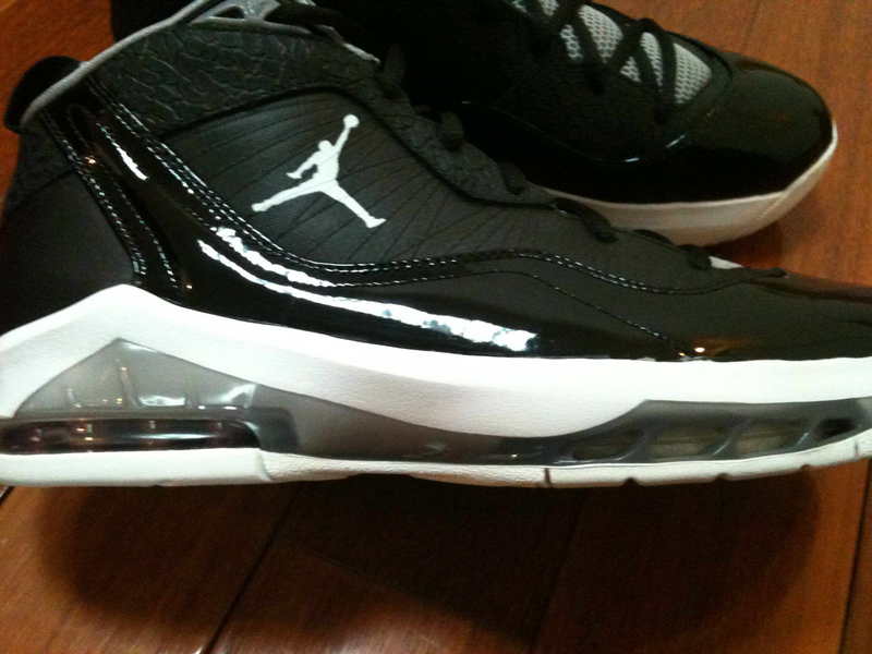 Jordan Melo M8 Black White Varsityred New Images 03