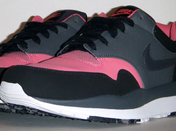 Nike Air Safari – Black – Anthracite – Pink Clay | Fall 2012 Sample