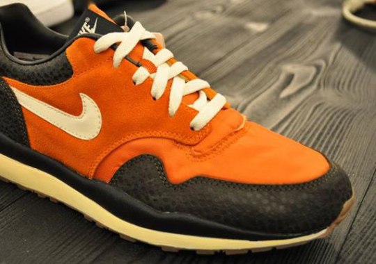 nike air safari orange black