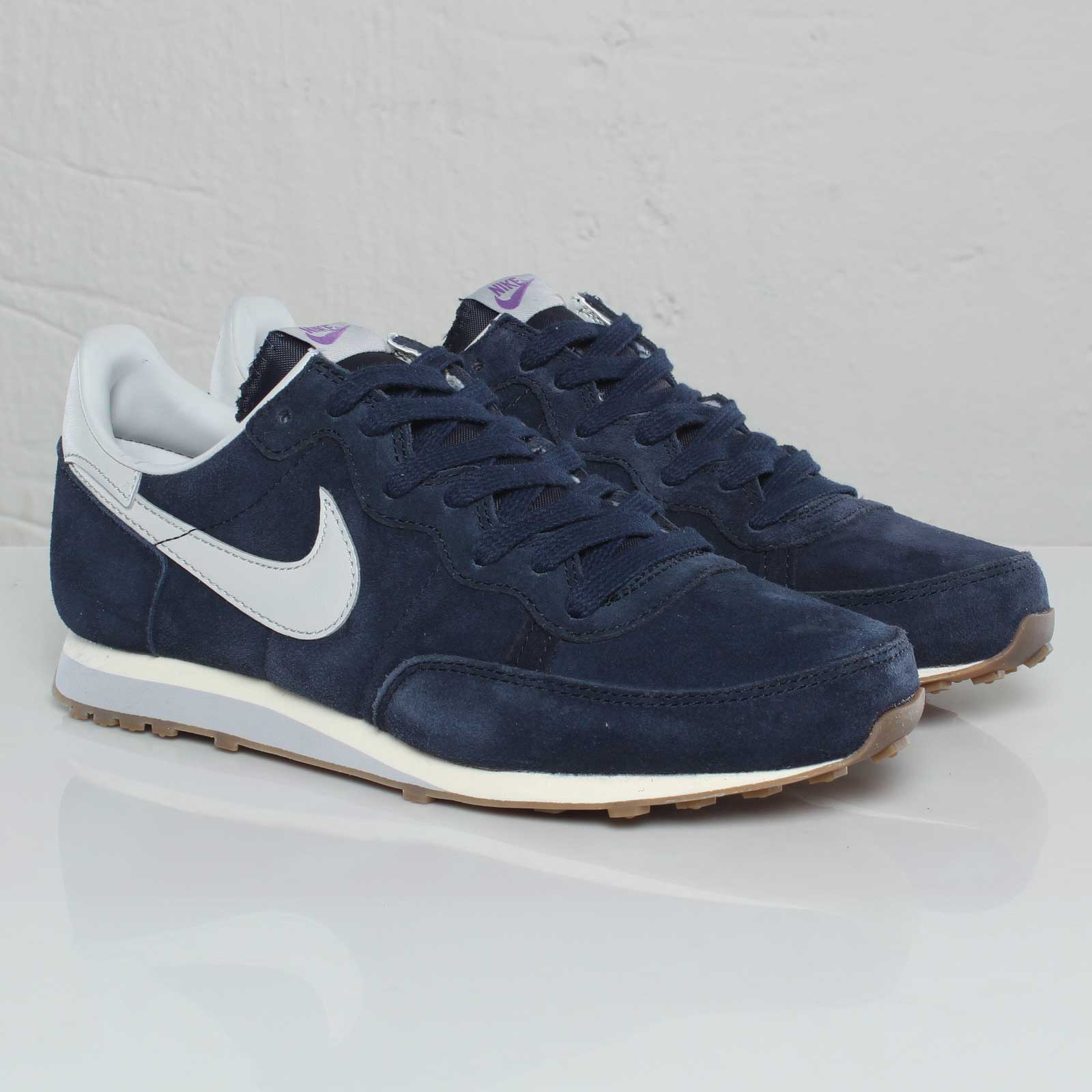 Nike Challenger Obsidian Neutral Grey Sail 2