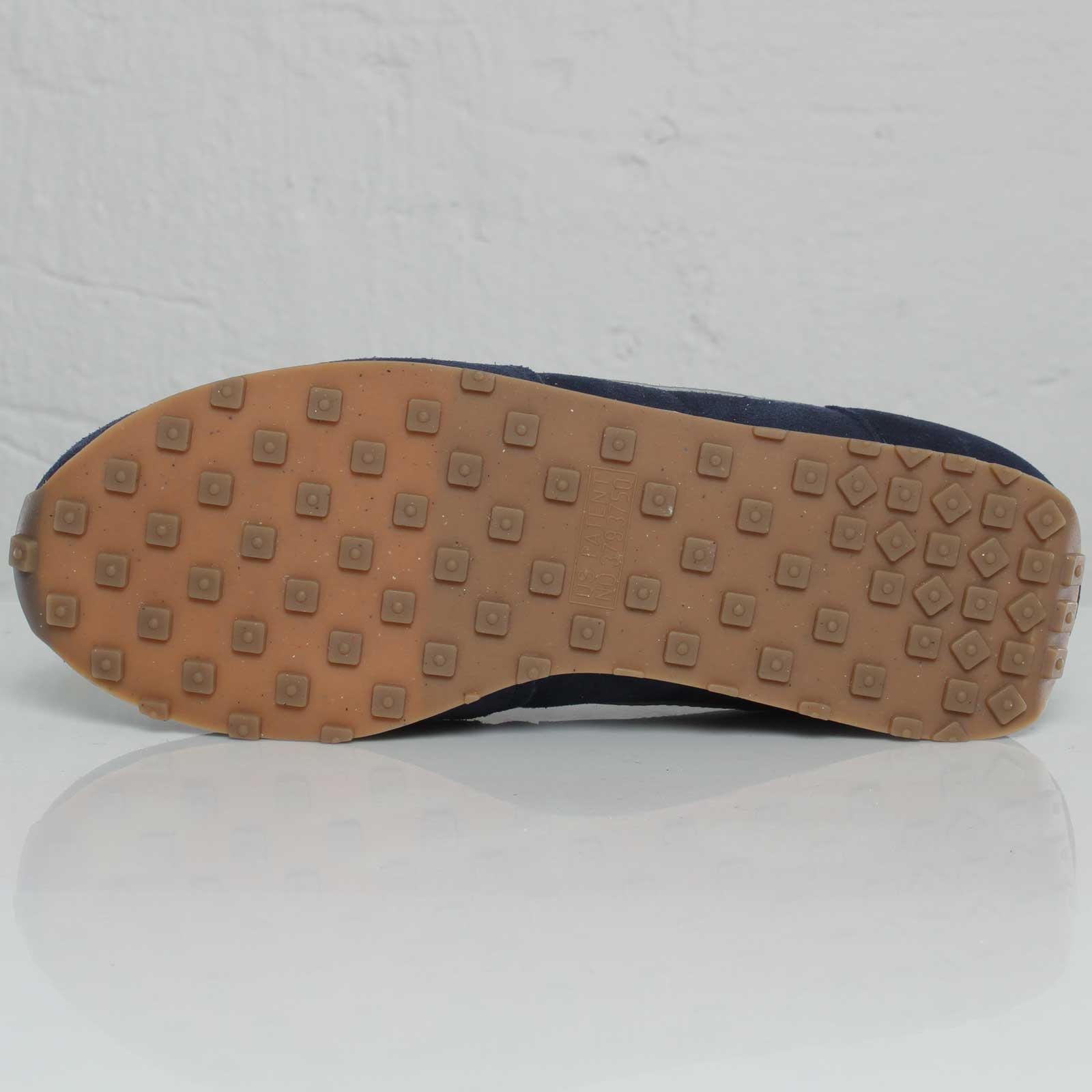 Nike Challenger Obsidian Neutral Grey Sail 5