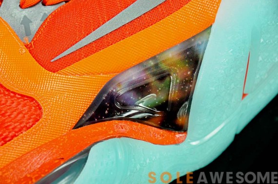 nike lebron 9 total orange metallic silver team orange mint candy 11 570x378