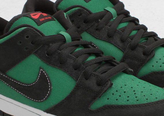 nike sb dunk low pine green