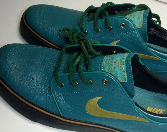 nike silver SB Zoom Stefan Janoski - Turquoise Croc-Skin Sample