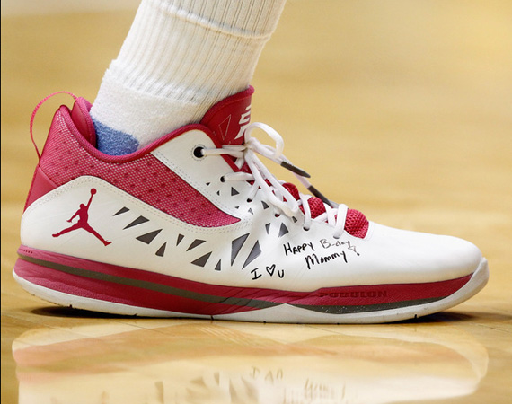 NCAA Feet: UNC Tar Heels Wear Jordan CP3.V 'Coaches Vs. Cancer'