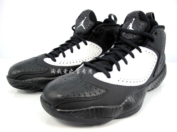 Air Jordan 2012 Black White 4