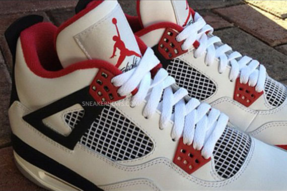 Air Jordan IV 'Fire Red' 2012 Retro 