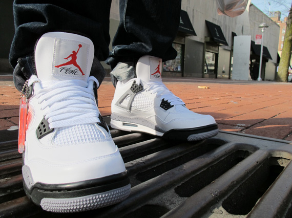 Gasto entusiasta Basura Air Jordan IV 'White/Cement' - On-Feet Images - SneakerNews.com