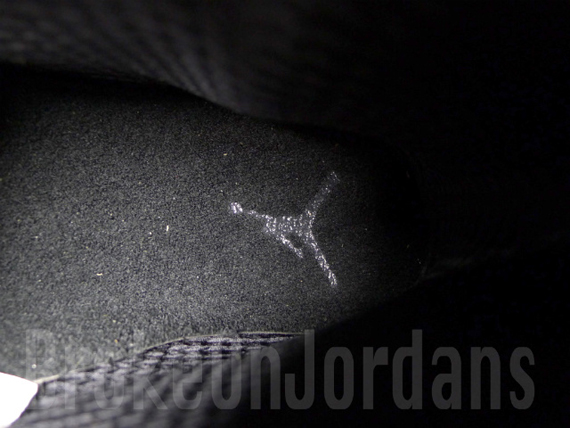 Air Jordan Xi Blackout 12