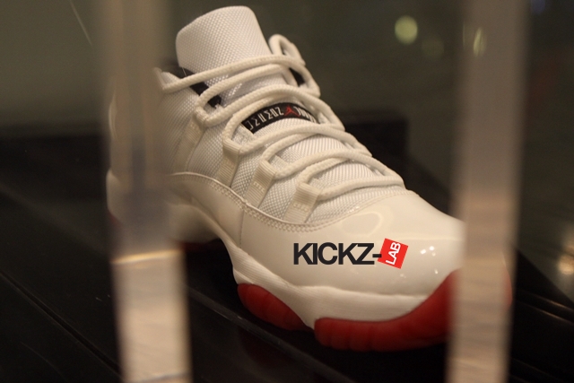 air-jordan-xi-low-white-black-varsity-red-detailed-images-17 Air Jordan Xi Low White Black Varsity Red Detailed Images 17