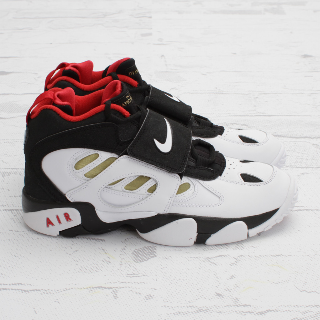 nike-air-diamond-turf-ii-black-white-metallic-gold-5 Nike Air Diamond Turf Ii Black White Metallic Gold 5